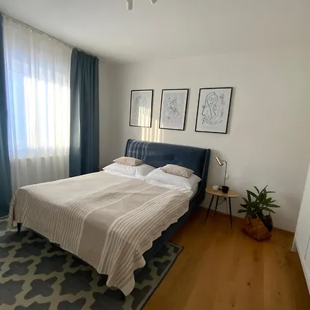 Hildegard Apartment *