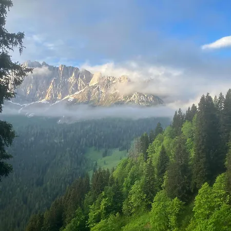 Hildegard Apartment *